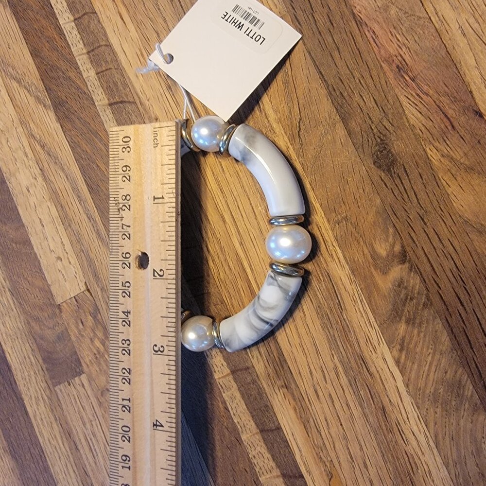 Meghan Browne Style Lotti White Chunky Resin Bead Stretch Bracelet - Picture 10 of 13